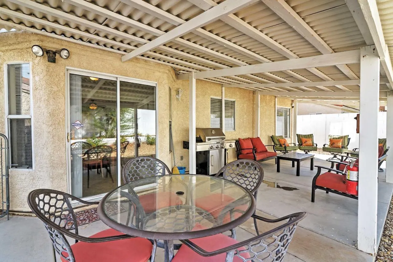 Spacious Las Vegas Home - Near Golfing And Hiking! Hébergement de vacances