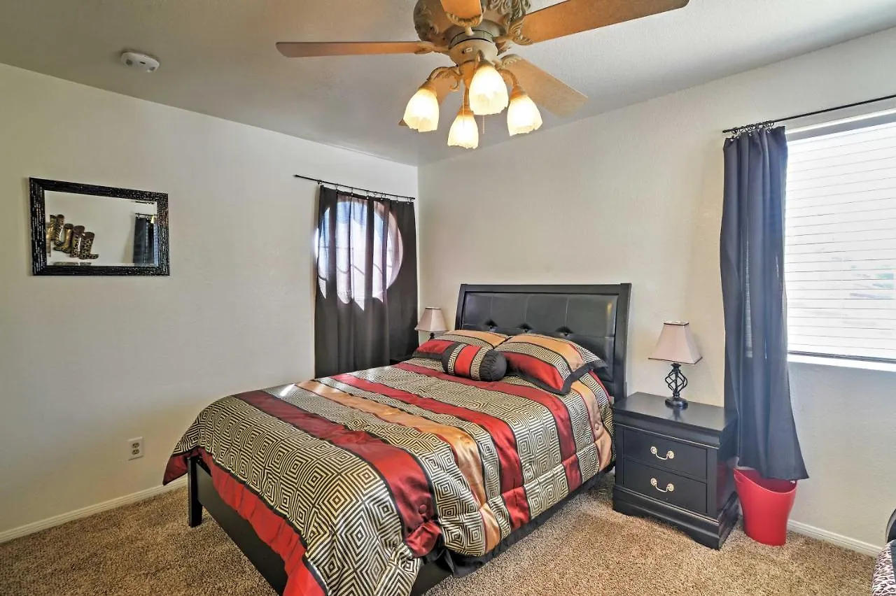 Spacious Las Vegas Home - Near Golfing And Hiking! 0*,  États-Unis